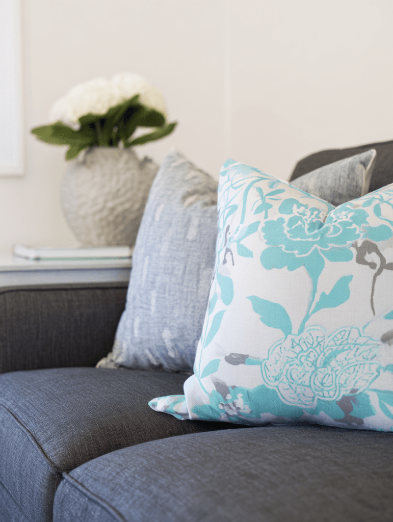throw pillow decoration